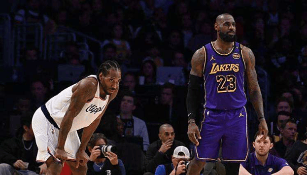 关于湖人碾压黄蜂,伦纳德高光表现的信息 关于湖人碾压黄蜂,伦纳德高光表现的信息