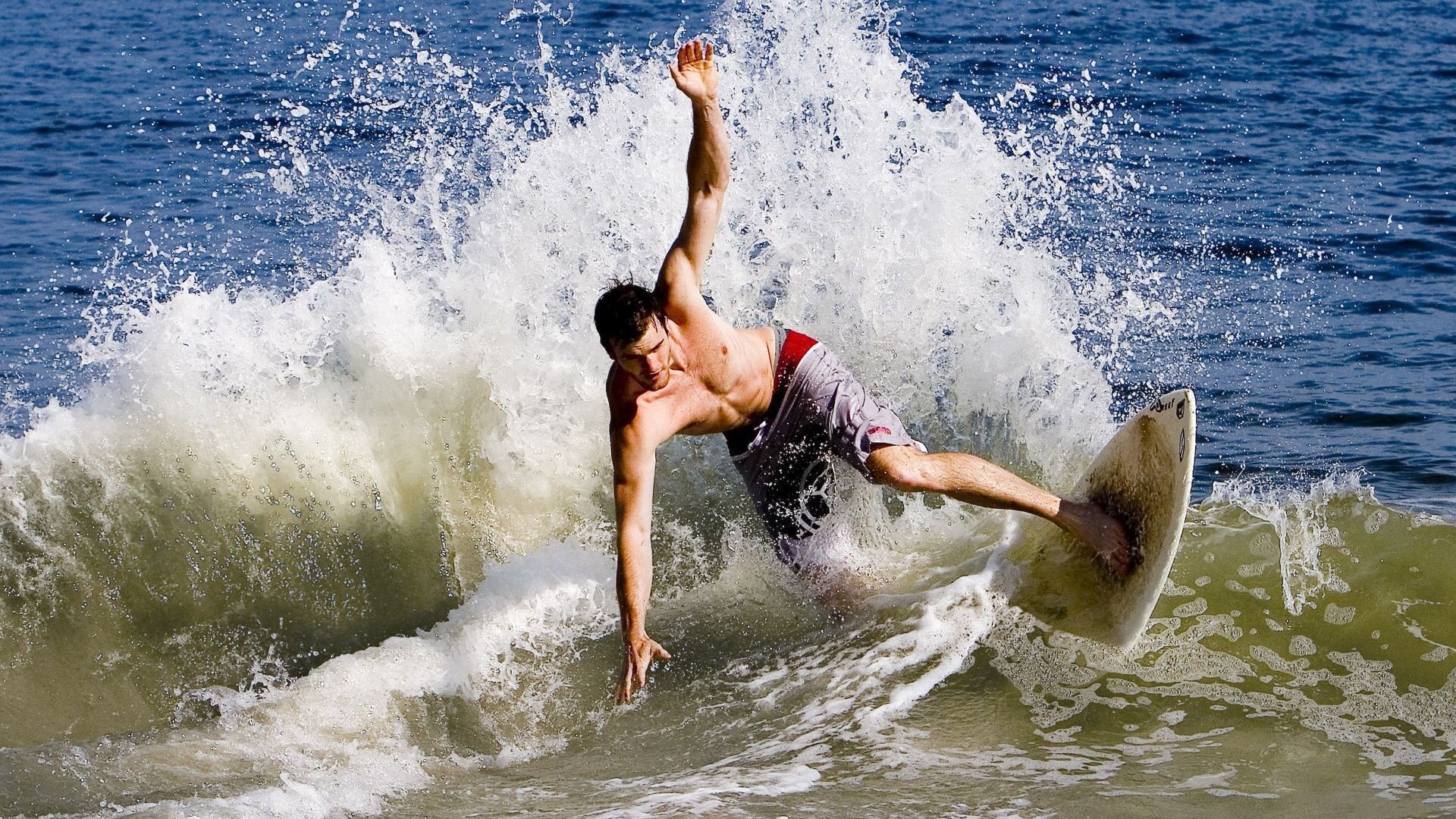 红牛二队力克法拉利，皮亚斯特里关键制胜，改写F1格局