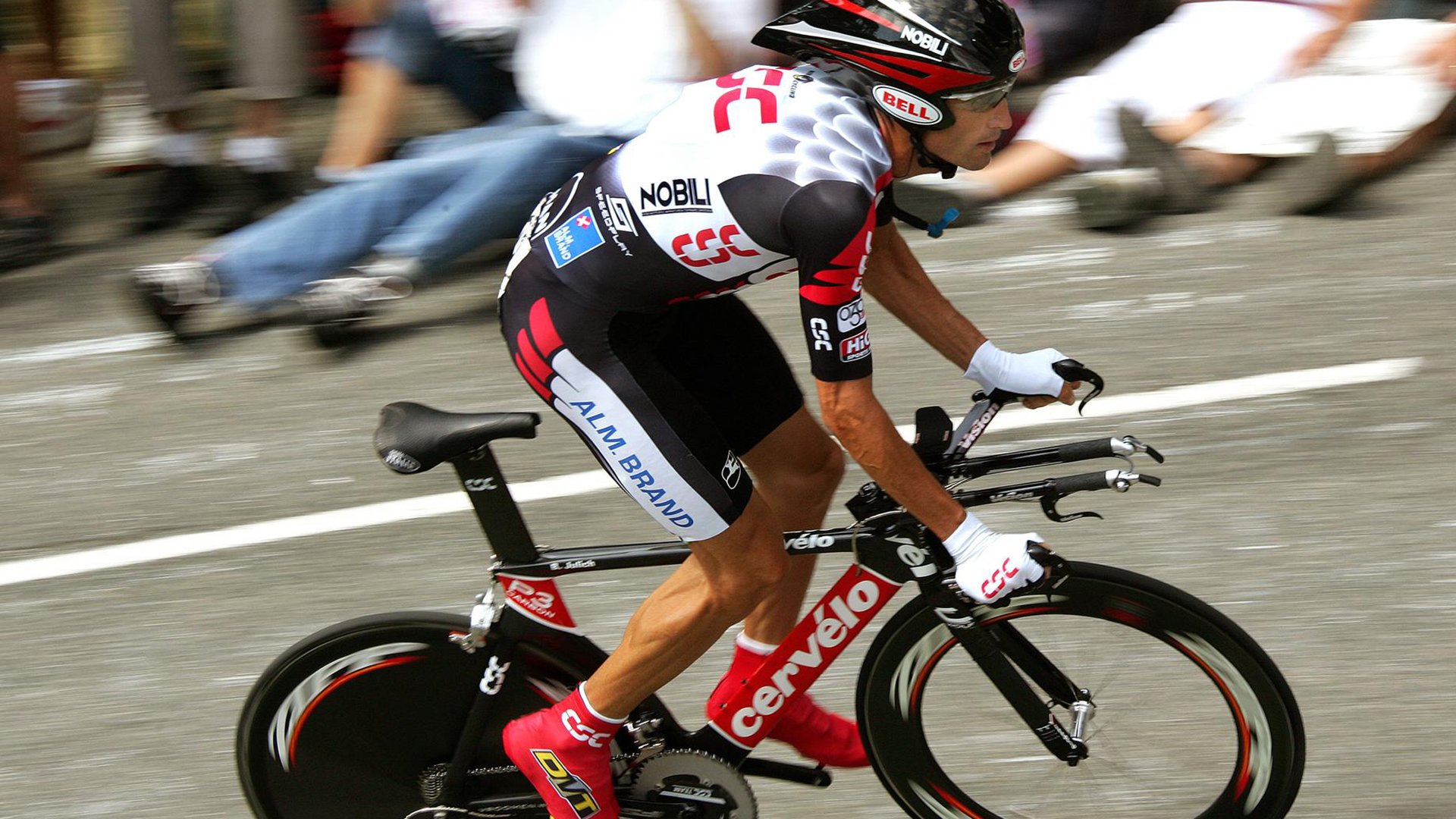 张继科状态火热助阵，波兰男乒力克韩国队展现团队新气象